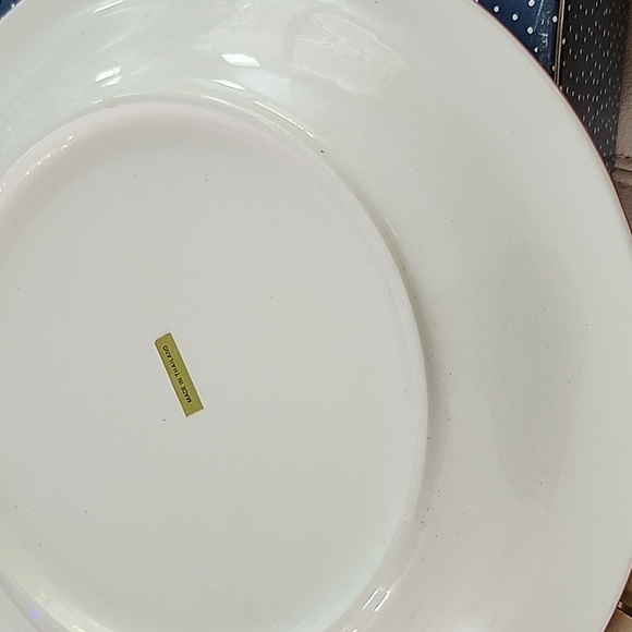 Four 11" holiday mountain lodge dinner plates - Picture 2 of 6